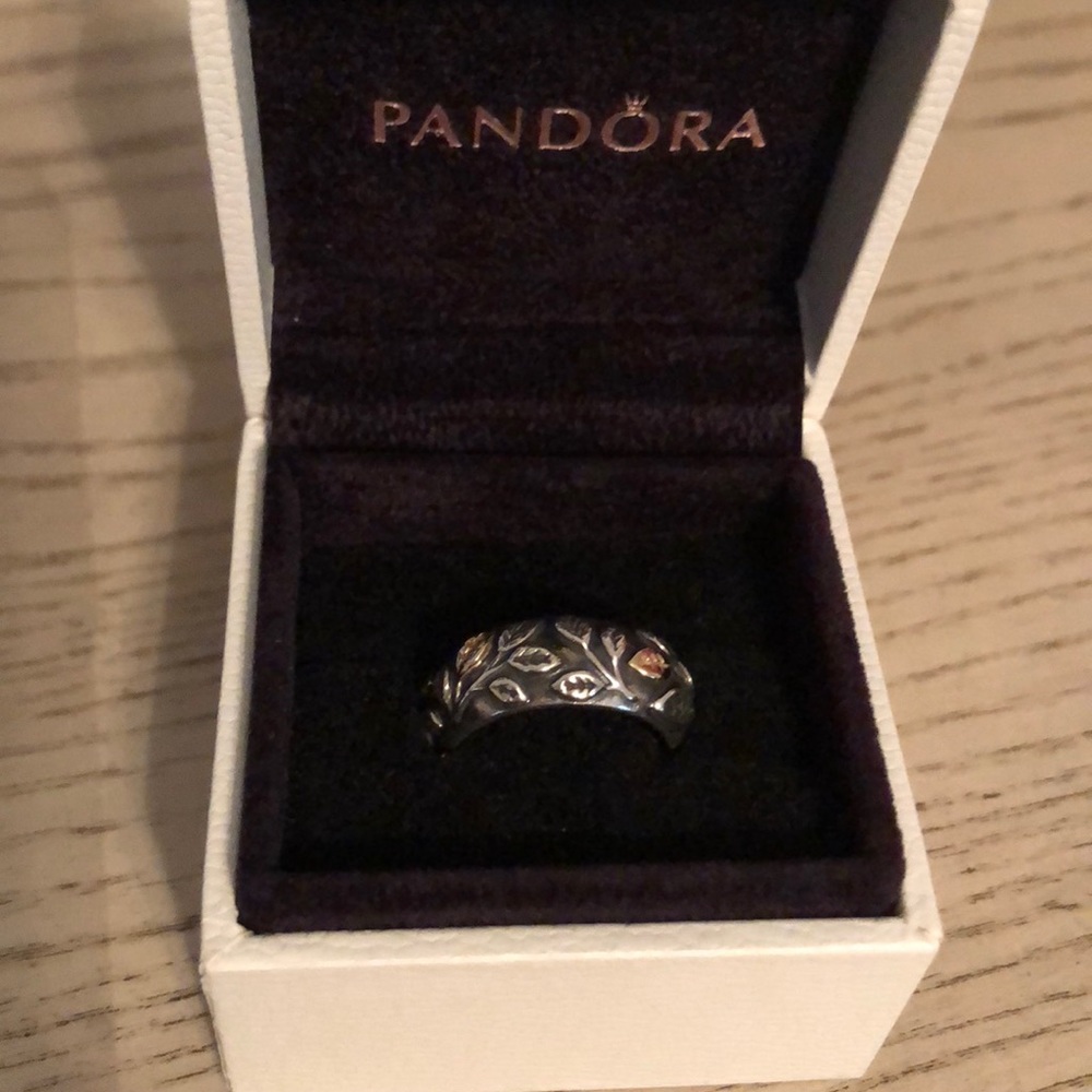 Pandora leaf ring